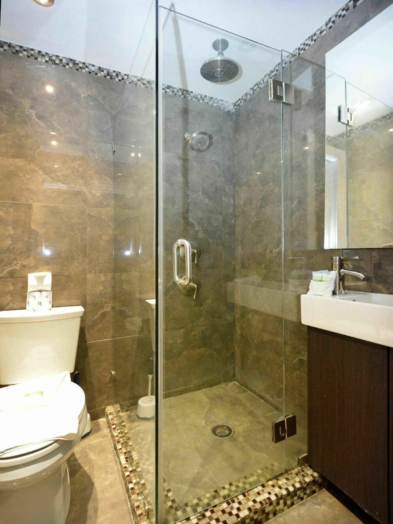 335 Ocean Walk Apartments Miami Beach Exterior photo